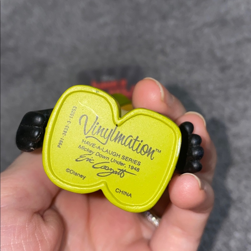 🐛Retired Disney Vinylmation Mickey down under from the "Have a laugh" series! - Picture 3 of 3